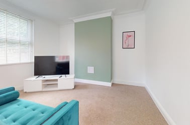 Vicarage Avenue, Kirkstall, Leeds - Image 2