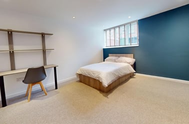 Village Avenue, Burley, Leeds - Image 3