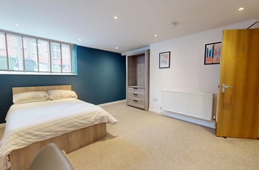 Village Avenue, Burley, Leeds - Image 2