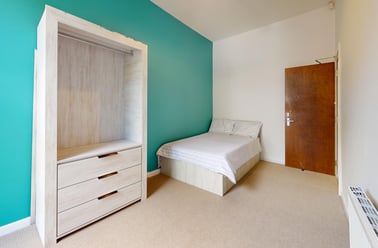 Moorland Avenue, Hyde Park, Leeds - Image 2