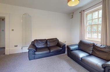 Buckingham House, Hyde Park, Leeds - Image 3