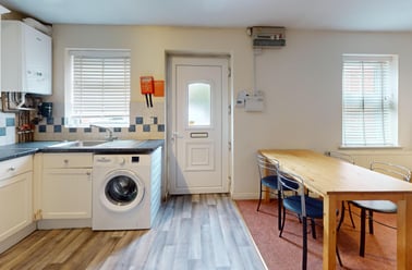 Carlton Close, City Centre, Loughborough - Image 2