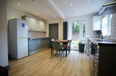 Chestnut Street, City Centre, Loughborough - Image 2