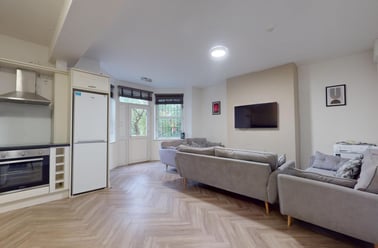 Moorland Avenue, Hyde Park, Leeds - Image 2