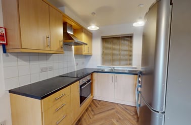 St Michaels Lane, Headingley, Leeds - Image 3