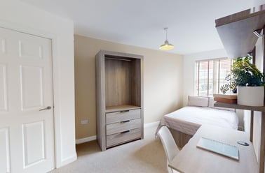 St Michaels Lane, Headingley, Leeds - Image 2