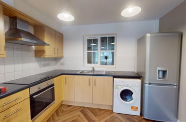 St Michaels Lane, Headingley, Leeds - Image 2