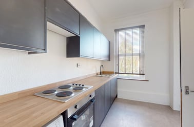 Victoria Terrace, Woodhouse, Leeds - Image 2