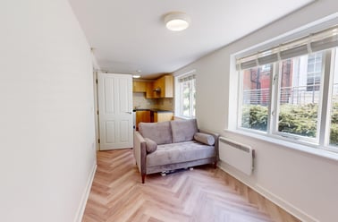 Yalta Court, Woodhouse, Leeds - Image 2