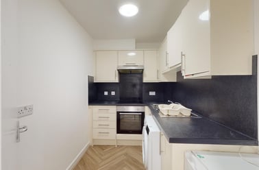Moorland Avenue, Hyde Park, Leeds - Image 3