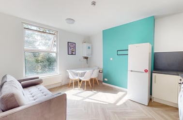 Moorland Avenue, Hyde Park, Leeds - Image 3