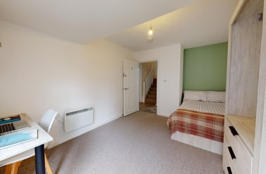 Yalta Court, Woodhouse, Leeds - Image 3