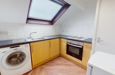 Victoria Terrace, Woodhouse, Leeds - Image 2