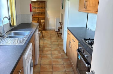 Newport, Uphill, Lincoln - Image 3