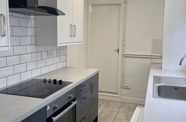 Bedford Street, West End, Lincoln - Image 2