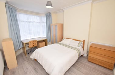 Elmsthorpe Avenue, Lenton, Nottingham - Image 2