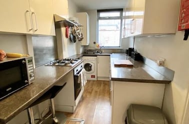 South View Road, Highfield, Sheffield - Image 2