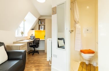 Top Floor Classic Studio, Iron Bridge Studios, Lower North Street, Pennsylvania, Exeter - Image 2