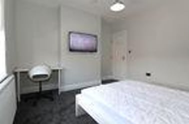 Queens Road, Heeley, Sheffield - Image 3