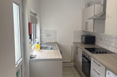 St Andrews Place, City Centre, Lincoln - Image 3