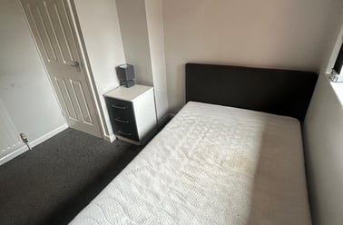 Woodside Road, Lenton Abbey, Nottingham - Image 2