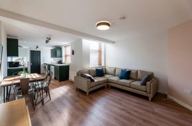 Eighth Avenue, Heaton, Newcastle - Image 2