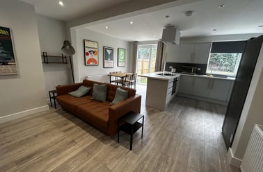 Aspen Close, Gilesgate, Durham - Image 2