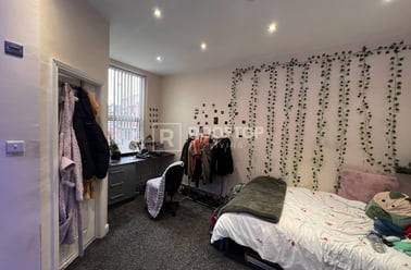 Victoria Road, Hyde Park, Leeds - Image 3