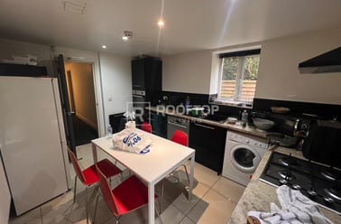 Regent Park Avenue, Rampart Road, Leeds - Image 3