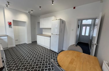 Lancing Road, Heeley, Sheffield - Image 2