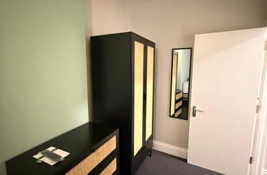 Small Street, City Centre, Bristol - Image 2