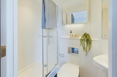 Standard Ensuite, Crown Place, St Ann's Well Road, The Old Meadows, Nottingham - Image 3