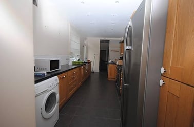 Park Road, Shelthorpe, Loughborough - Image 2