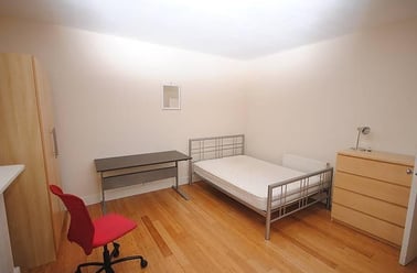 Park Road, Shelthorpe, Loughborough - Image 3