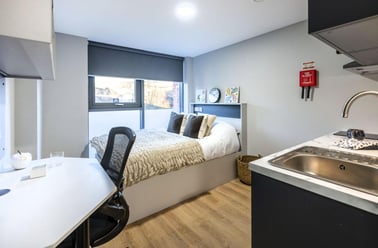 Standard Plus Studio with Single Bed, Clyde Court, Jocelyn Square, City Centre, Glasgow - Image 2