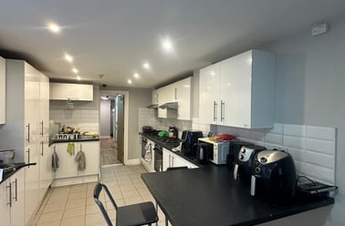 Treherbert Street, Cathays, Cardiff - Image 2