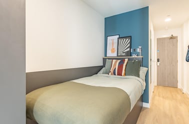Classic Plus Ensuite, Fabric, 77 Talbot Street, Lenton, Nottingham - Image 2