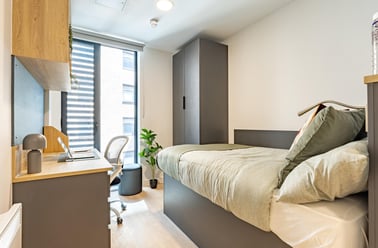 Premium Ensuite, Fabric, 77 Talbot Street, Lenton, Nottingham - Image 2
