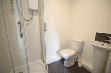 Summer Crescent, Lenton Abbey, Nottingham - Image 2