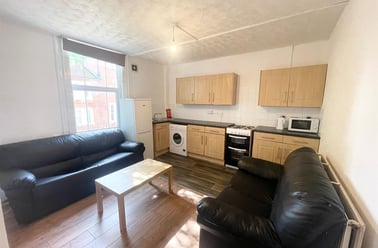 Annesley Grove, Arboretum, Nottingham - Image 3