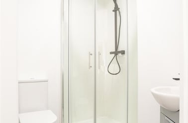 Queens Road East, Lenton Abbey, Nottingham - Image 2