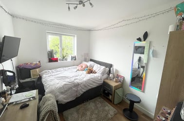 Middle Street, Beeston, Nottingham - Image 2