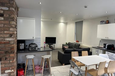 Radcliffe Road, West Bridgford, Nottingham - Image 2