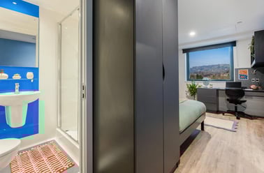 Classic Ensuite, Hollis Wharf, Lower Bristol Road, Oldfield Park, Bath - Image 2