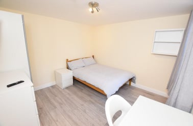 Rothesay Avenue, Radford, Nottingham - Image 3