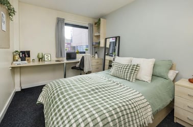 Classic 4 Bed Ensuite, The Pinnacles, Broad Street, City Centre, Sheffield - Image 2