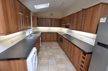 Dunlop Avenue, Lenton, Nottingham - Image 2