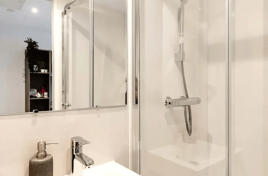 Standard Ensuite, Howard Gardens, Adamsdown, Cardiff - Image 2