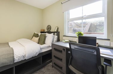 Classic Ensuite Wet Room, Dean House, New Cross Road, New Cross, London - Image 2