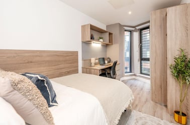 Deluxe Ensuite, Howard Gardens, Adamsdown, Cardiff - Image 2